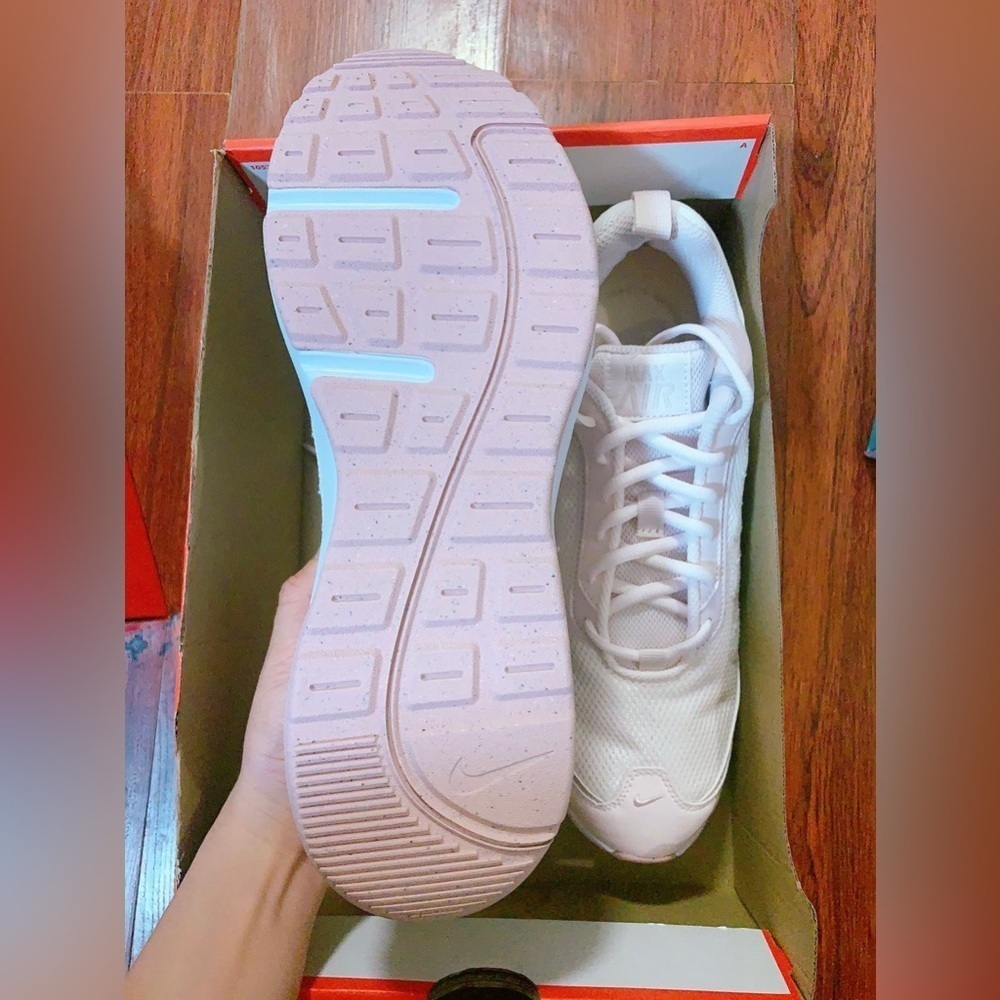 NWT Nike Air Max AP Women’s Shoes 11 light pink‎ color - Picture 9 of 12
